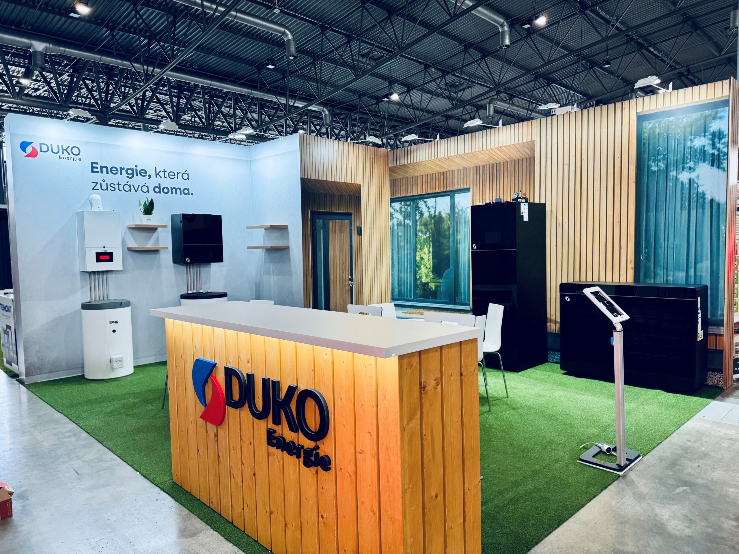Stánek společnosti DUKO Energie na Stavebním veletrhu Brno